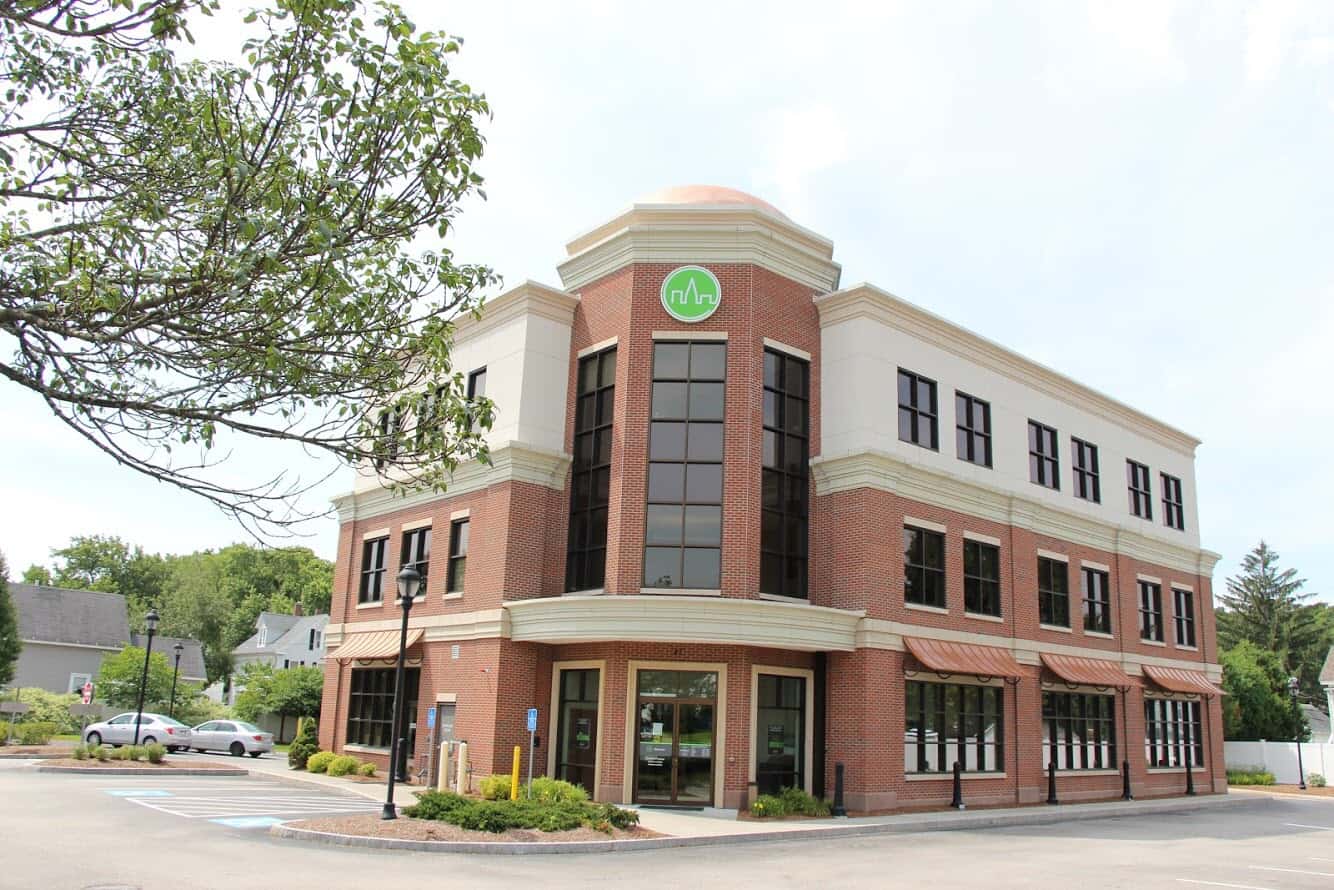 Photograph of Main Street Bank building on Granger Boulevard in Marlborough